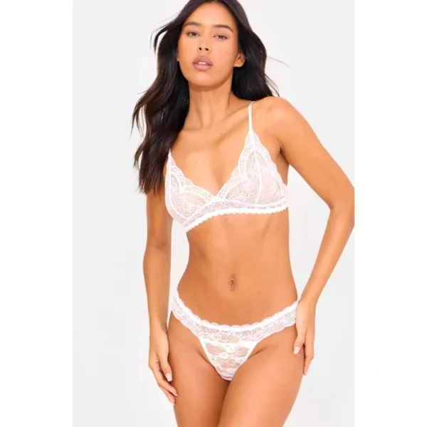 White Basic Lace Bra | Lingerie - glamourwo.com | ladies' apparel & accessories & shoes | Outlet